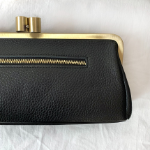 Natural Cowhide Gold Frame Mini Crossbody Clutch Bag — классика в мини-формате
