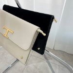 Nine Lettering Simple Clutch — лаконичность и стиль на каждый день