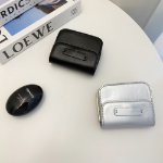 Small Mini Card Bag Crossbody — компактность и удобство в каждой детали