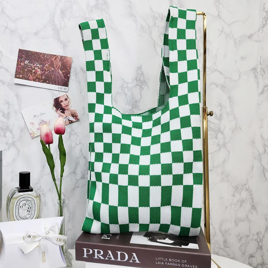 Check Knit Mini Handbag — уютный акцент в повседневном образе