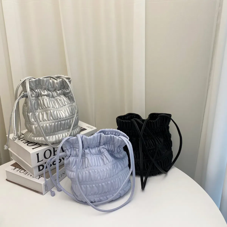 Pretty Pleated Metal Silver Jori Shoulder Bag — стиль и блеск в одном аксессуаре