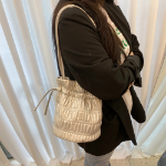 Pretty Pleated Metal Silver Jori Shoulder Bag — стиль и блеск в одном аксессуаре