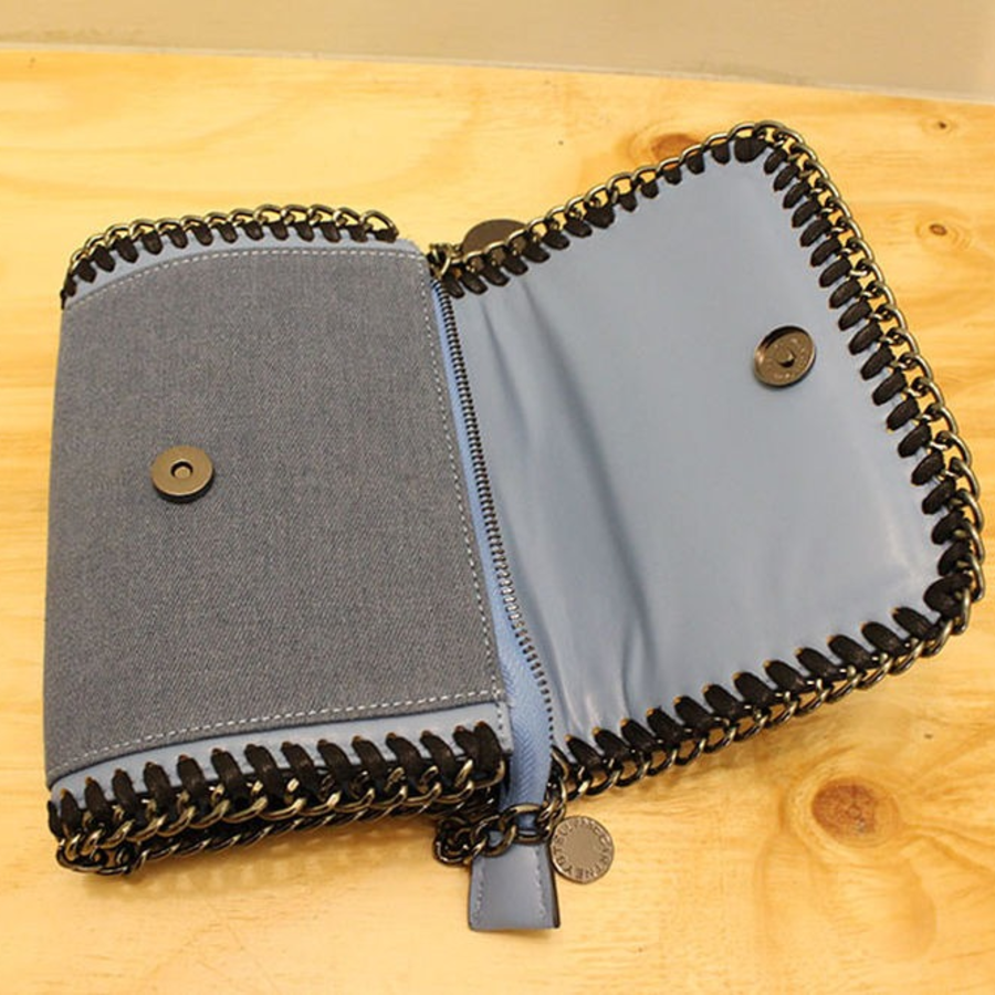 Blue Pattern Clutch Bag — изысканный акцент для вашего образа