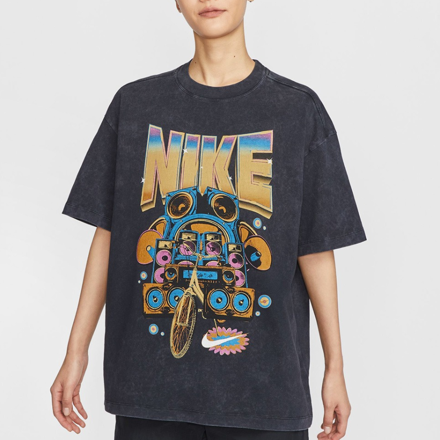 Nike Sportswear Women’s Oversized T-Shirt