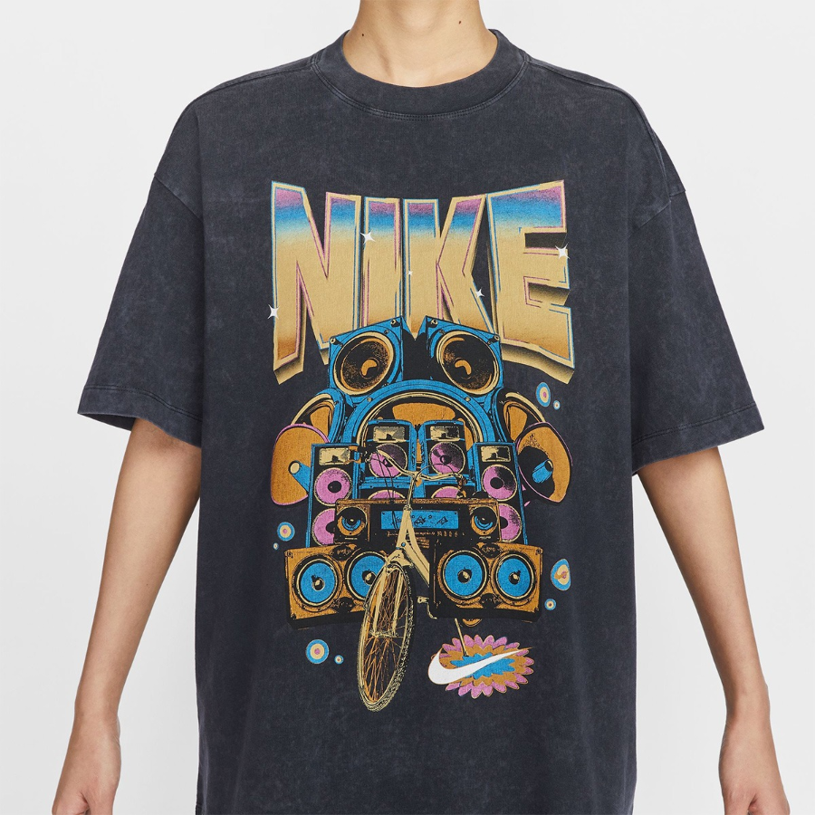 Nike Sportswear Women’s Oversized T-Shirt