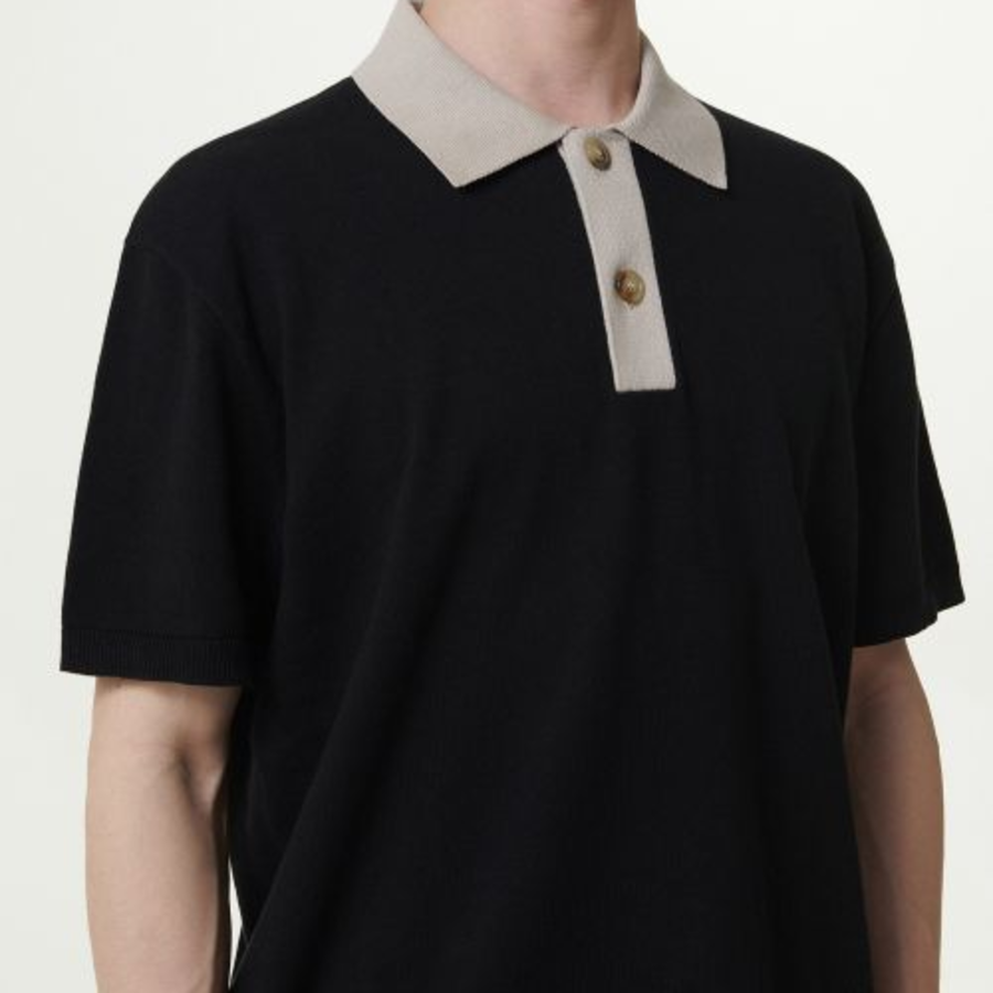 Contrast Collar Knitted Polo Shirt [Black]