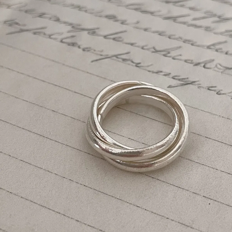 Массивное круглое кольцо из серебра 925 пробы