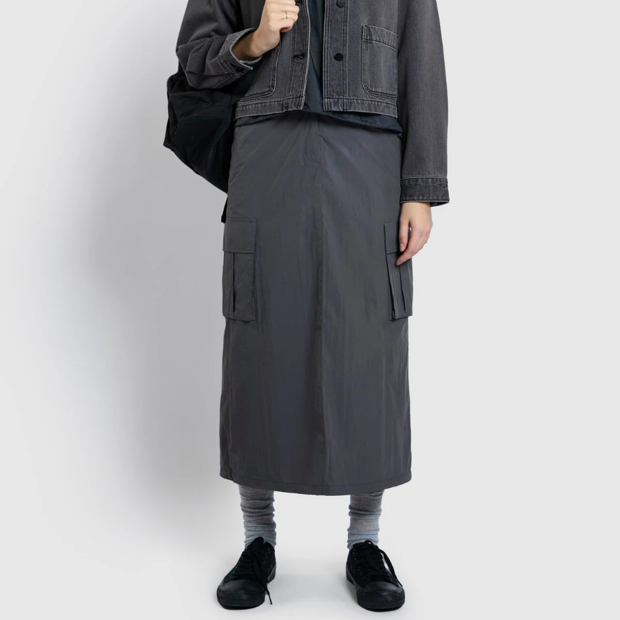 JAJU Seersucker Midi Skirt (Charcoal) — сдержанная элегантность на каждый день