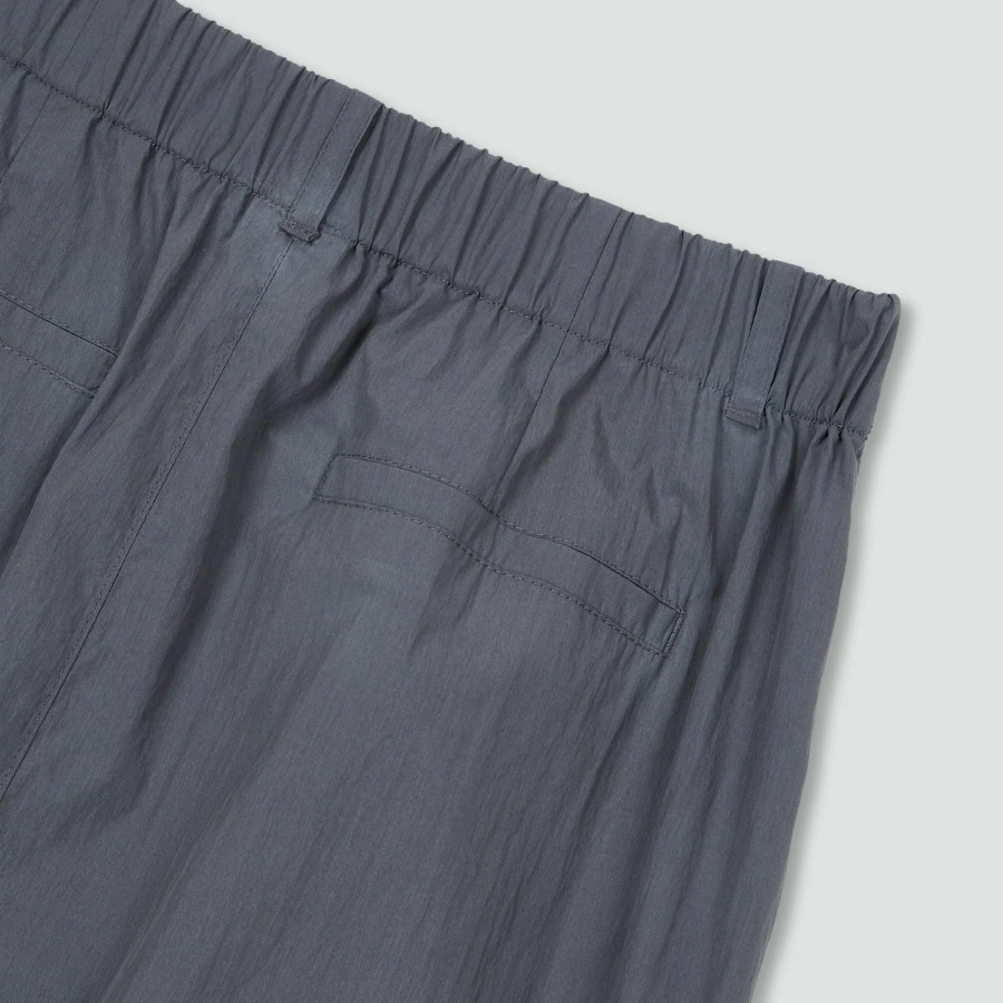 JAJU Seersucker Midi Skirt (Charcoal) — сдержанная элегантность на каждый день