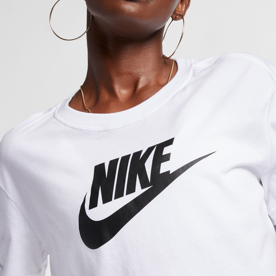 Nike Women's Sportswear Essential Futura Crop T-Shirt