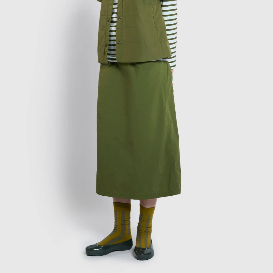 JAJU Seersucker H-line Skirt (Khaki) — структура и сдержанный стиль на каждый день