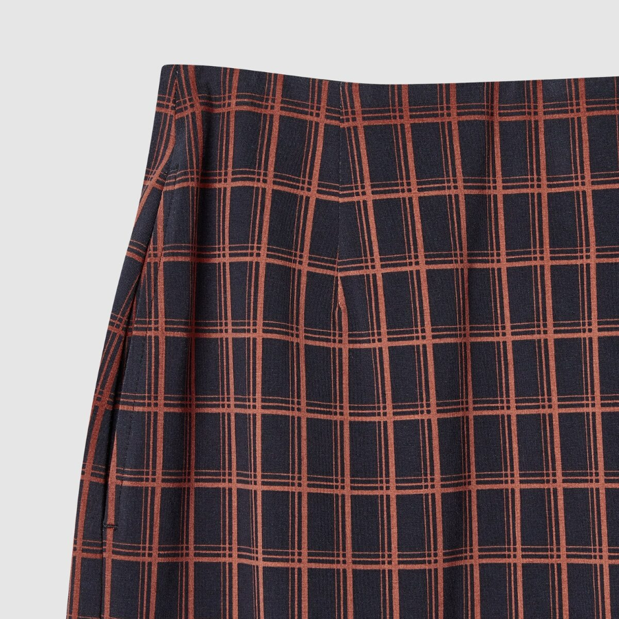 JAJU Check Skirt (Dark Navy) — классика с современным оттенком