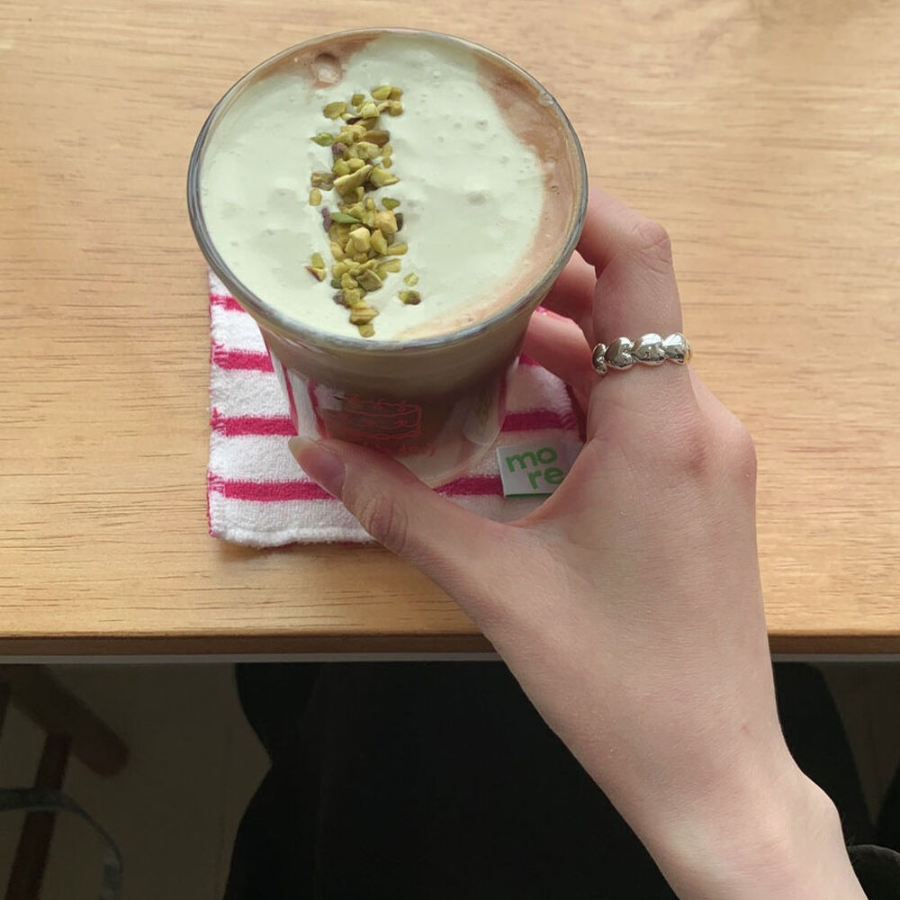 Серебряное открытое кольцо с пузырьковым дизайном и сердечным акцентом