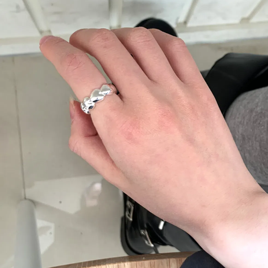 Серебряное открытое кольцо с пузырьковым дизайном и сердечным акцентом