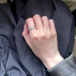 Серебряное открытое кольцо с пузырьковым дизайном и сердечным акцентом