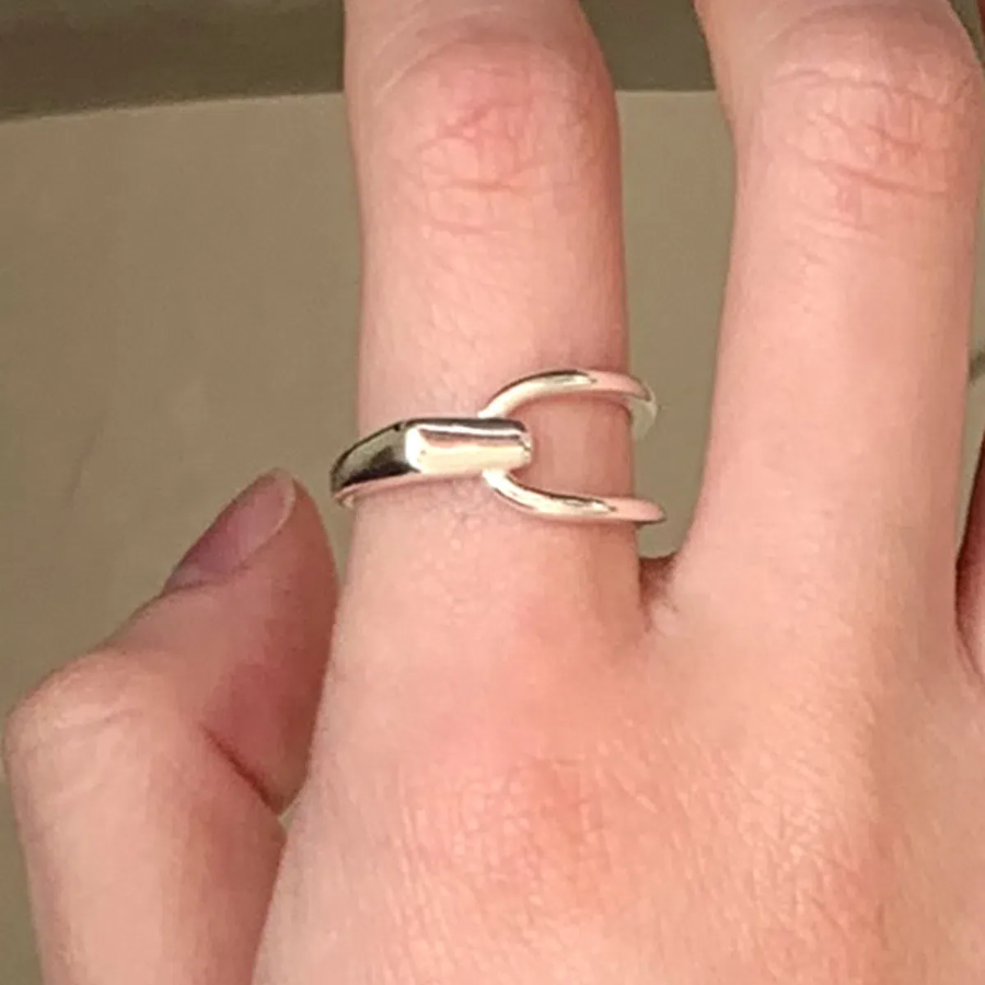 Серебряное открытое кольцо с массивным дизайном