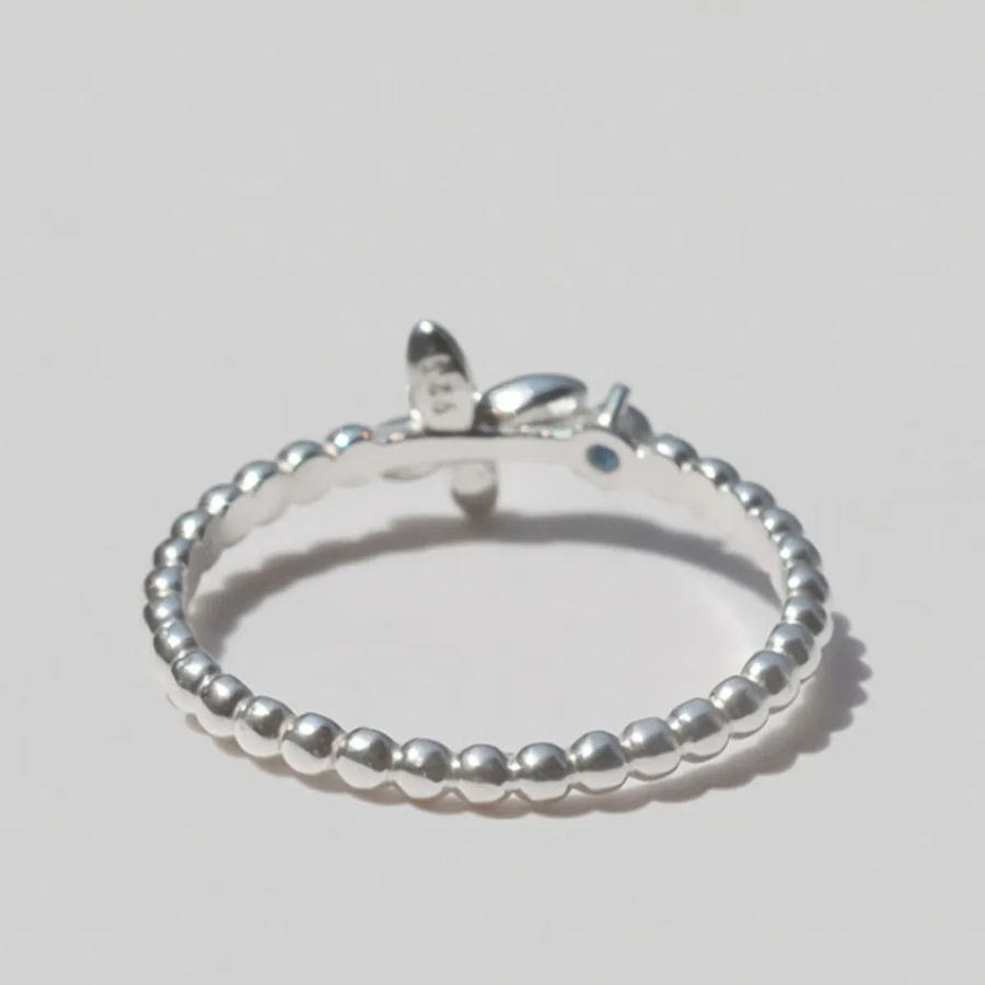 Серебряное кольцо с бабочкой и кубическими вставками