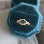 Серебряное винтажное кольцо с синим топазом