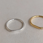 Серебряное тонкое кольцо с плоским акцентом