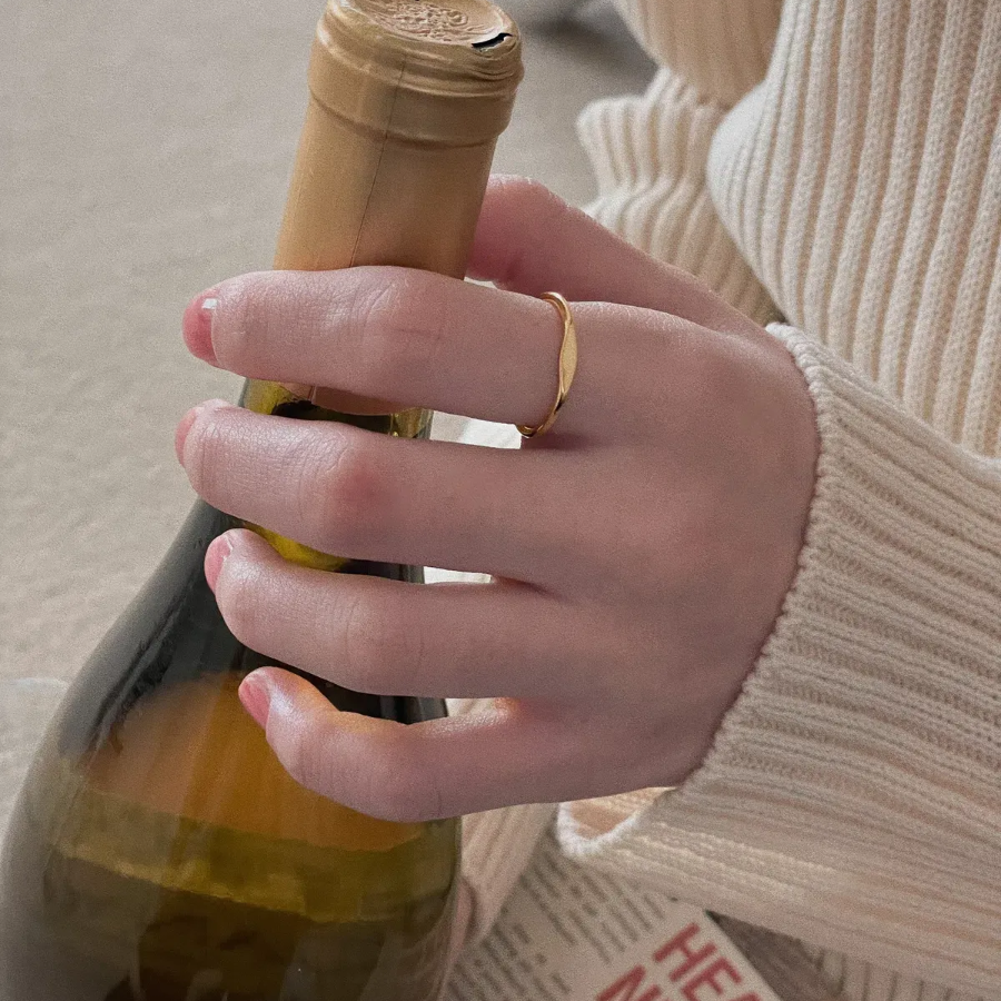 Серебряное тонкое кольцо с плоским акцентом