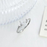 Серебряное кольцо с кристаллической бабочкой