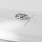 Стальное кольцо с объёмной волнистой формой