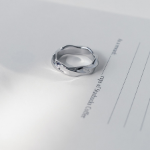 Стальное кольцо с объёмной волнистой формой