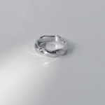 Стальное кольцо с объёмной волнистой формой