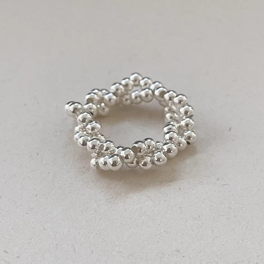 Серебряное кольцо с 3 мм шариком и скрученным дизайном