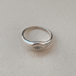 Серебряное кольцо с гравировкой звезды