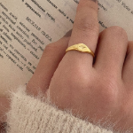 Серебряное кольцо с гравировкой звезды