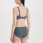 JAJU 720-Degree Stretch No-Line V-Neck Crop Bra (Charcoal) — невидимая поддержка и свобода в движении