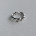 Серебряное кольцо с винтажным узлом и волнистой скруткой