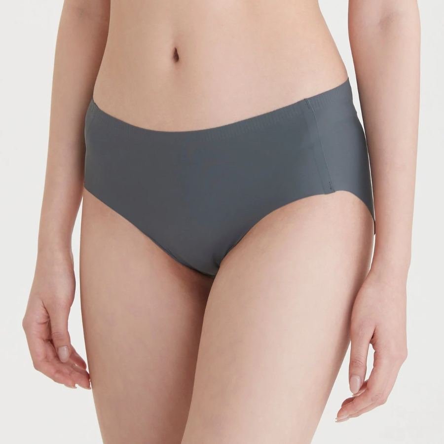 JAJU 720-Degree Stretch No-Line Hip Hugger Panty (Charcoal) — максимальная эластичность и полная свобода движений