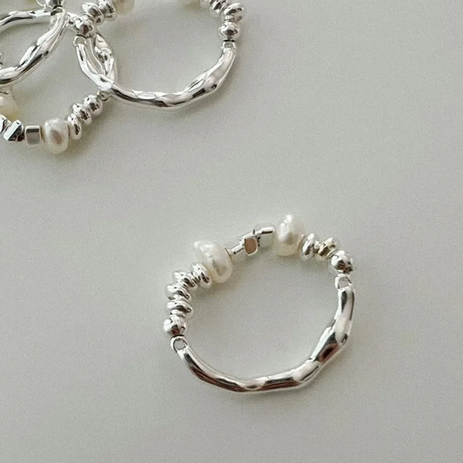 Серебряное кольцо с натуральным пресноводным жемчугом