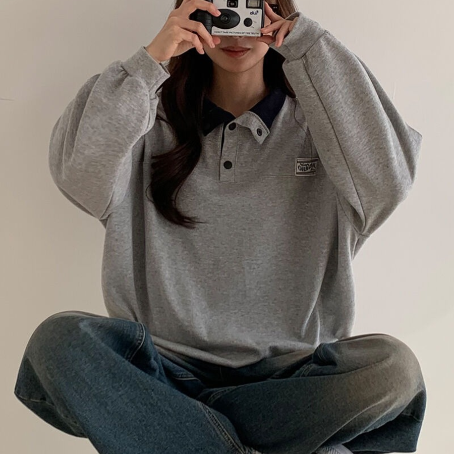 Loose Fit Patch Contrast Collar Sweatshirt