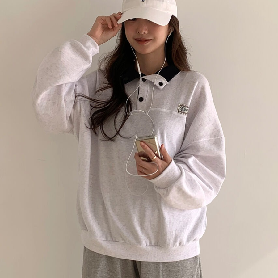 Loose Fit Patch Contrast Collar Sweatshirt