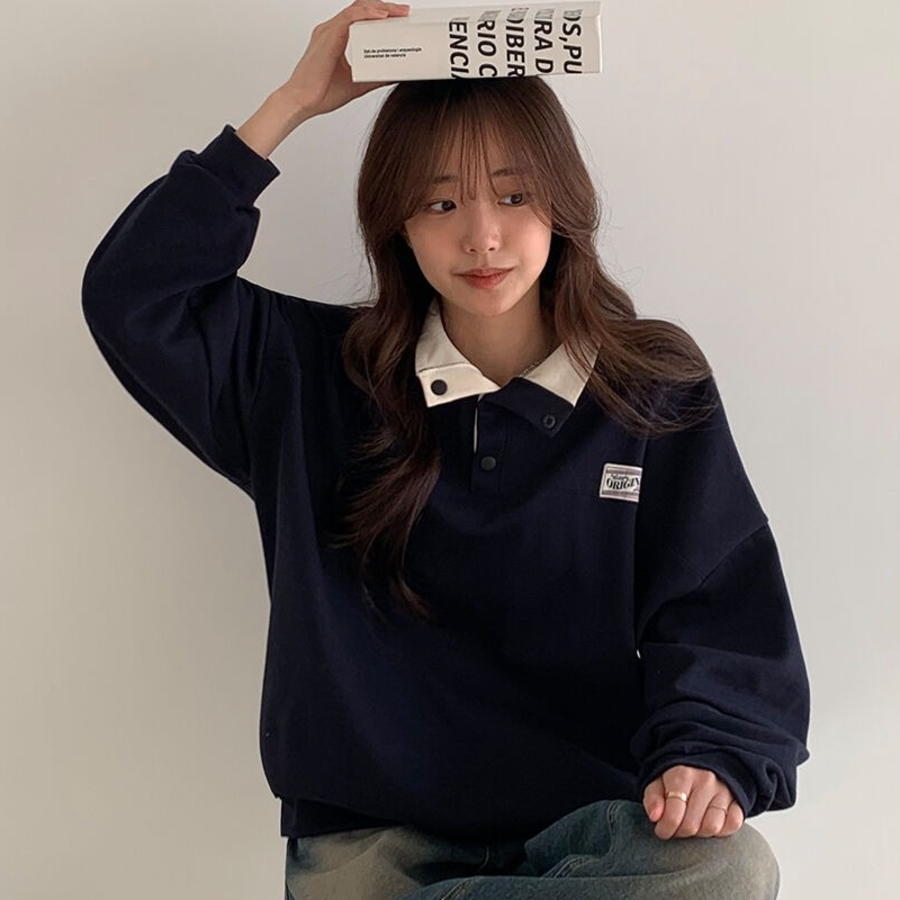 Loose Fit Patch Contrast Collar Sweatshirt