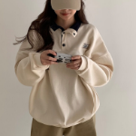 Loose Fit Patch Contrast Collar Sweatshirt