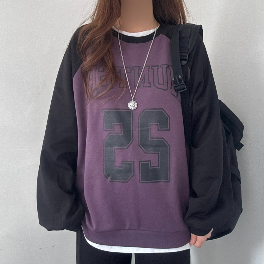 Lettering Raglan Sweatshirt