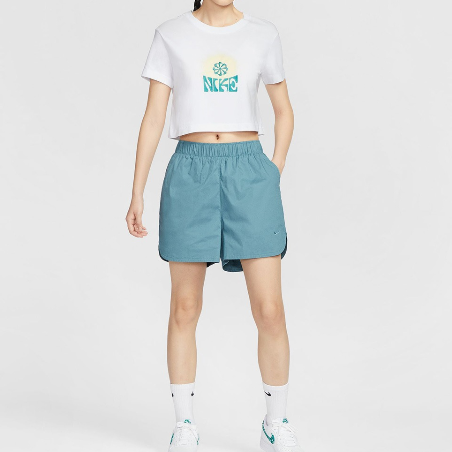 Nike Sportswear Chill Poplin Women's Mid-Rise 5-Inch Shorts