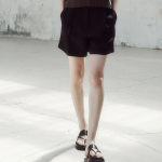 KUHO One-Tuck Short Pants – Black