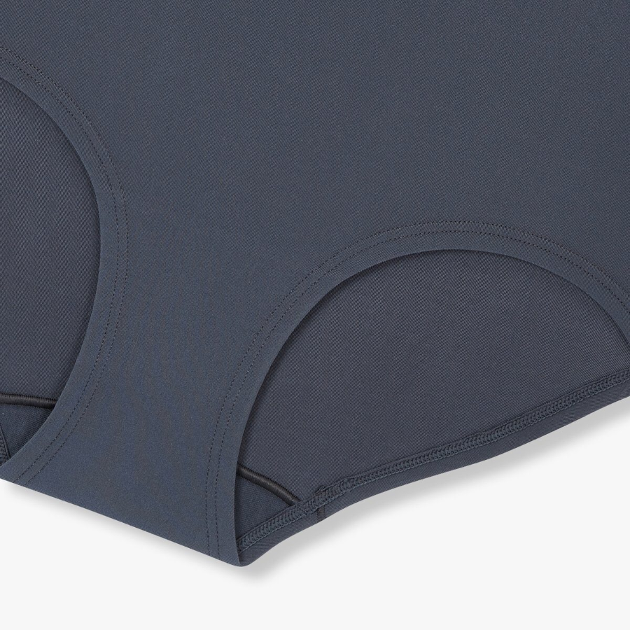 JAJU 720-Degree Stretch Seamless High-Rise Panty (Charcoal) — невидимая посадка и практичный стиль