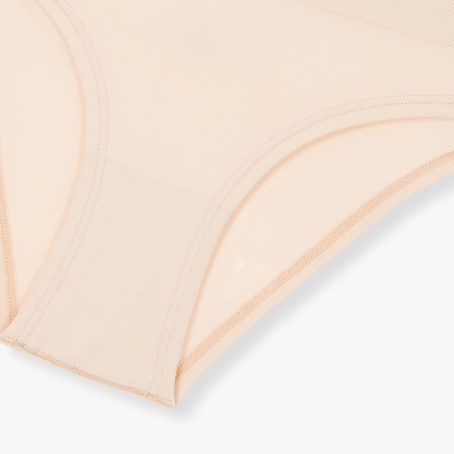 JAJU 720-Degree Stretch Seamless Bikini Panty (Beige) — невидимая поддержка и полная свобода движений