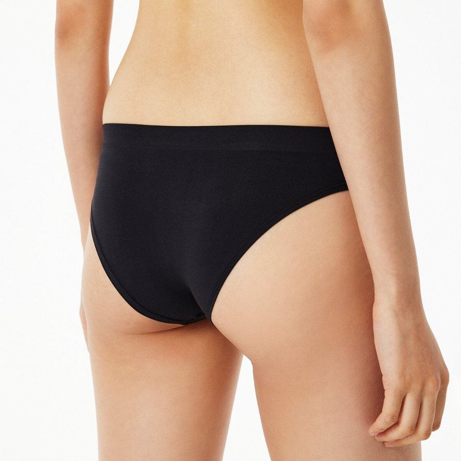 JAJU 720-Degree Stretch Seamless Bikini Panty (Black) — невидимая основа на каждый день