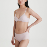 JAJU 720-Degree Stretch Butter Bralette — невесомость, которую хочется носить каждый день