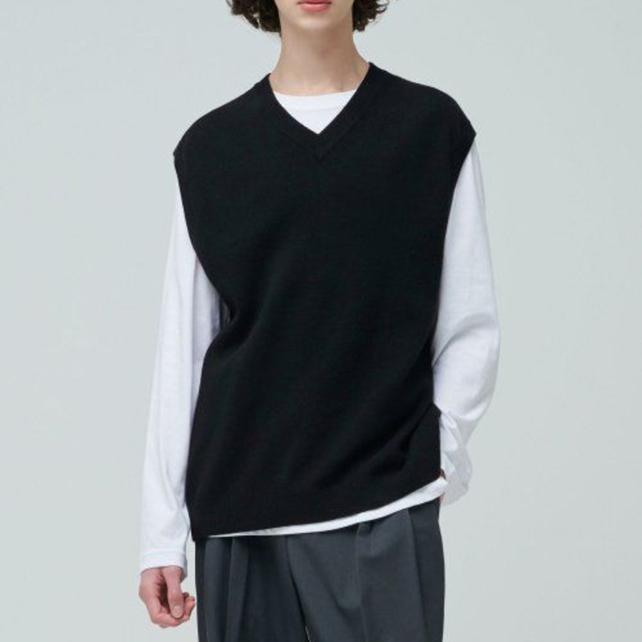 Lambswool V-Neck Knit Vest [Black]