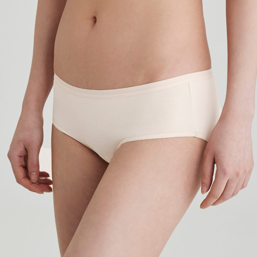 JAJU 720-Degree Stretch Cotton Hip Hugger Panty (Beige) — комфорт и идеальная посадка в каждом движении