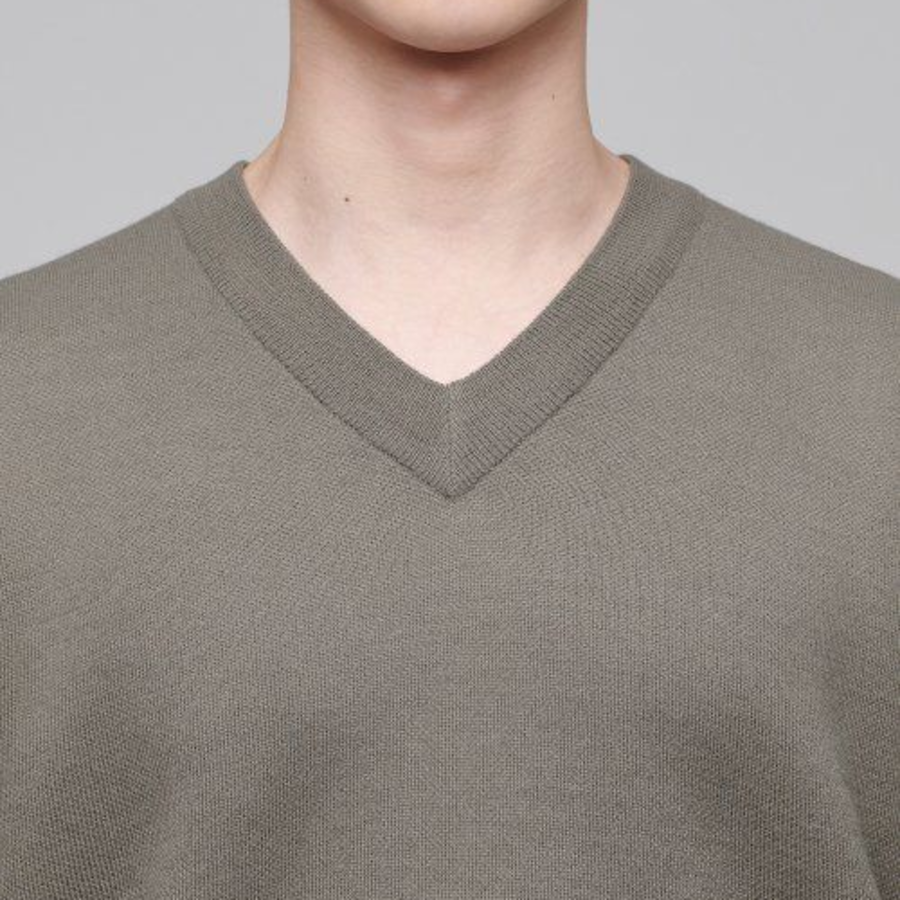 Minimal V-Neck Knit [Dusty Beige]