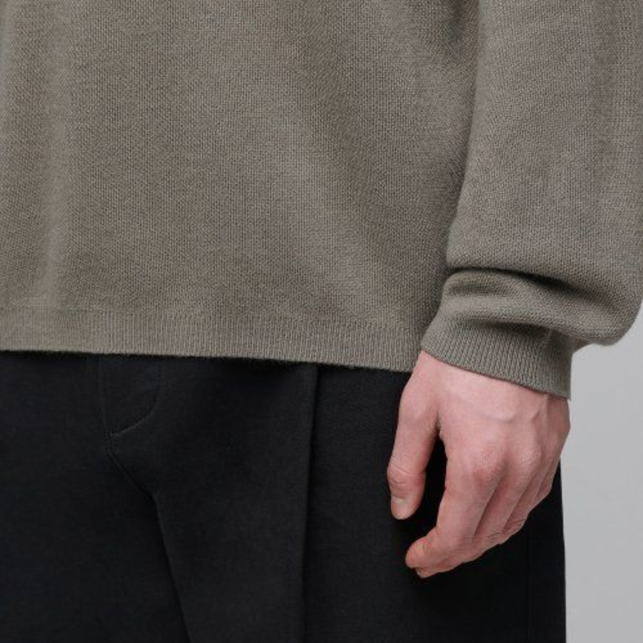 Minimal V-Neck Knit [Dusty Beige]